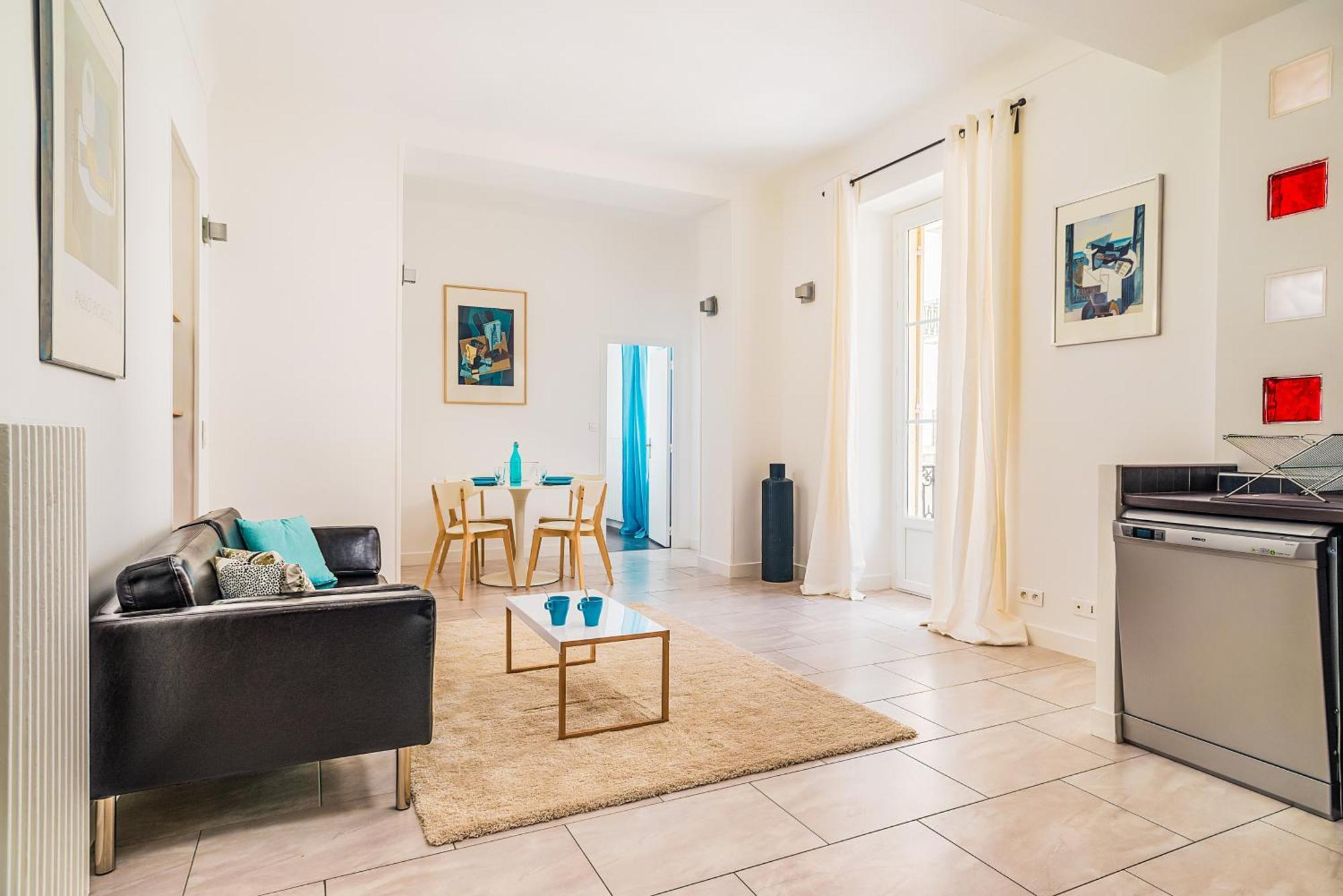 Modern 2-Bedroom City Center Apartment Nizza Esterno foto